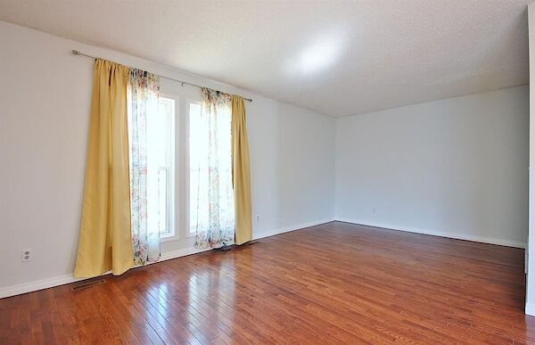 Calgary 3 bedrooms House for rent. Property photo: 572839-2