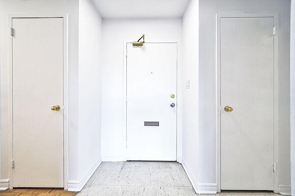 North York 2 bedrooms Condo Unit for rent. Property photo: 573081-3