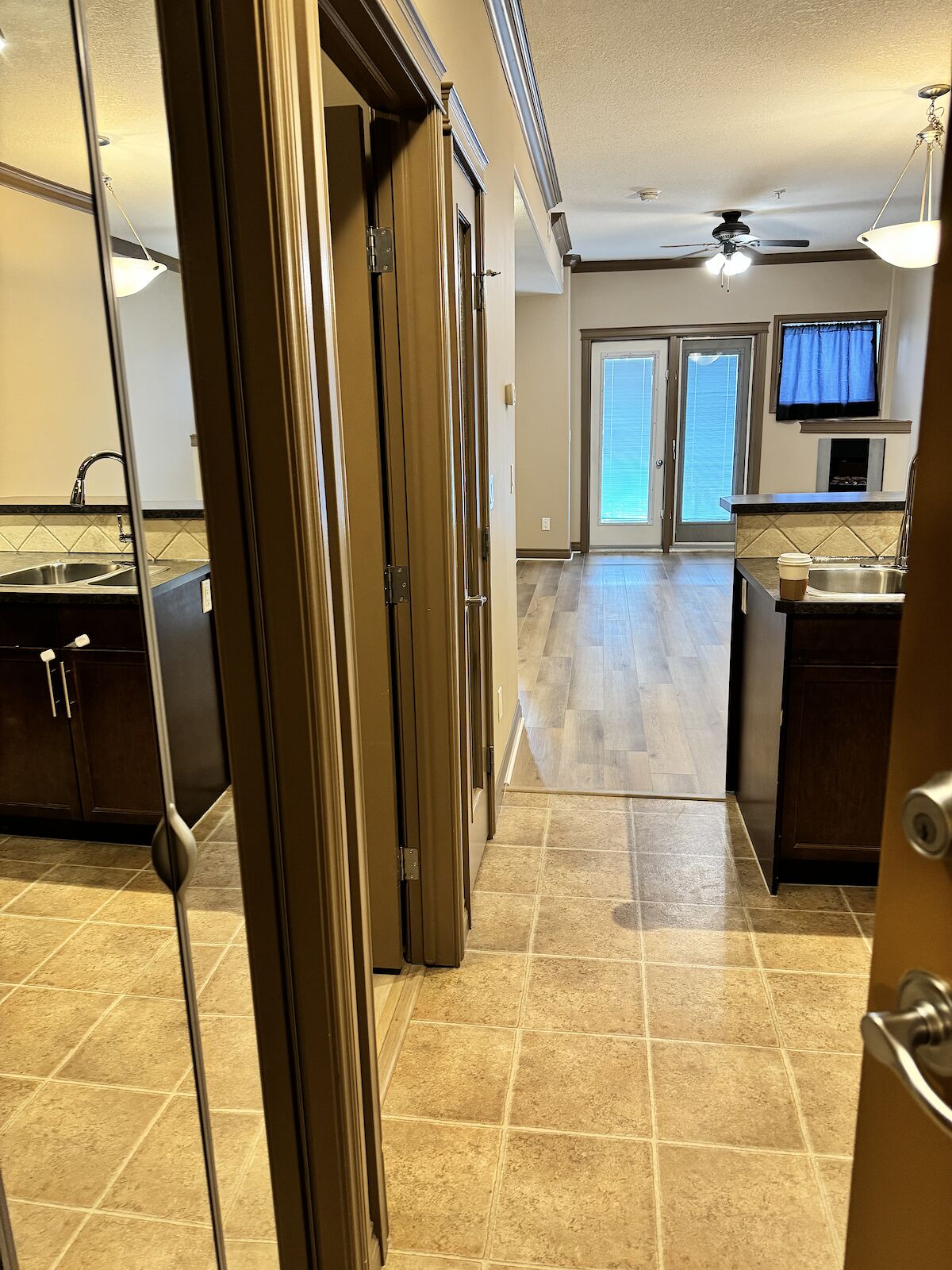 Edmonton 1 bedroom Condo Unit for rent. Property photo: 573431-1