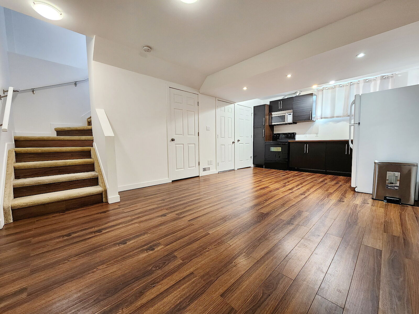 Calgary 1 bedroom Basement for rent. Property photo: 573590-1