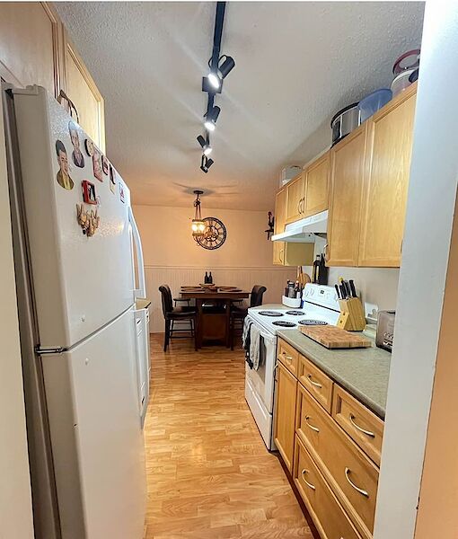 Edmonton 2 + Den bedrooms Condo Unit for rent. Property photo: 573969-2
