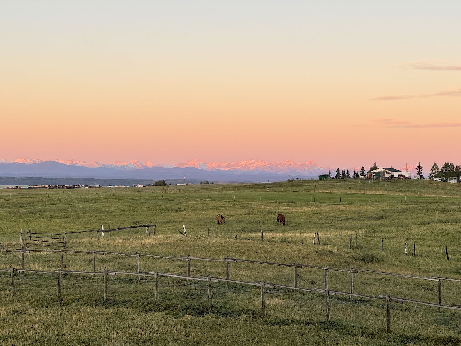 Cochrane 1 bedroom Room For Rent for rent. Property photo: 573992-1