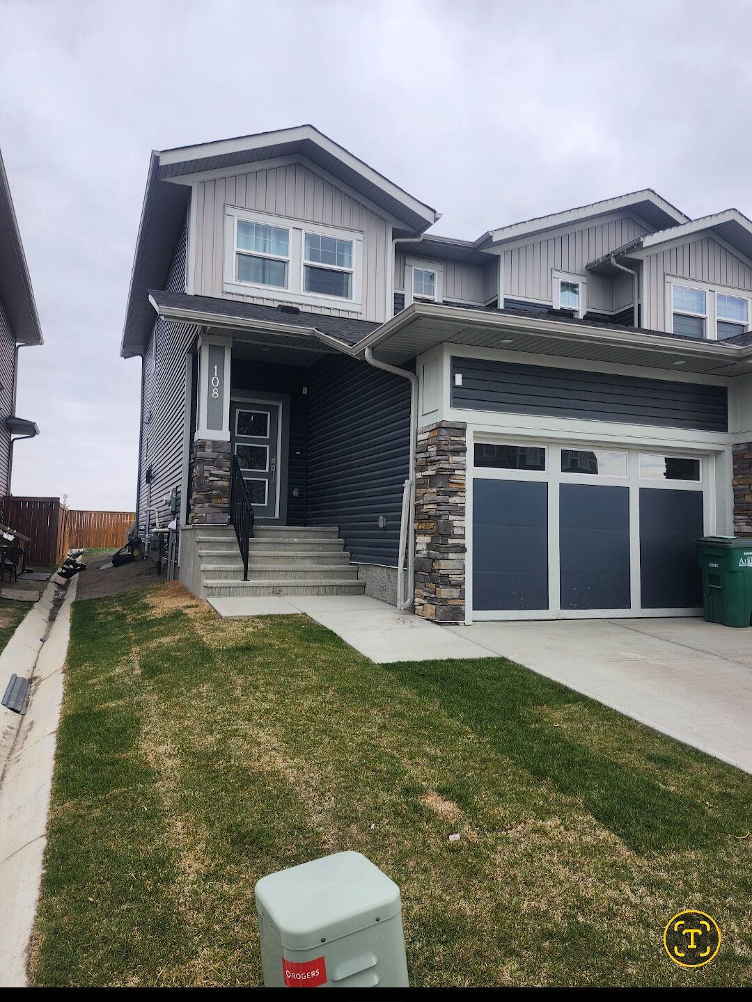 One Bedroom Duplex For Rent