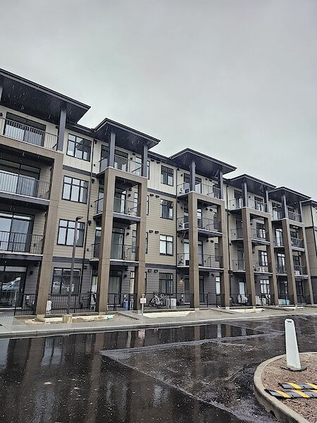 Calgary 2 bedrooms Condo Unit for rent. Property photo: 574293-2