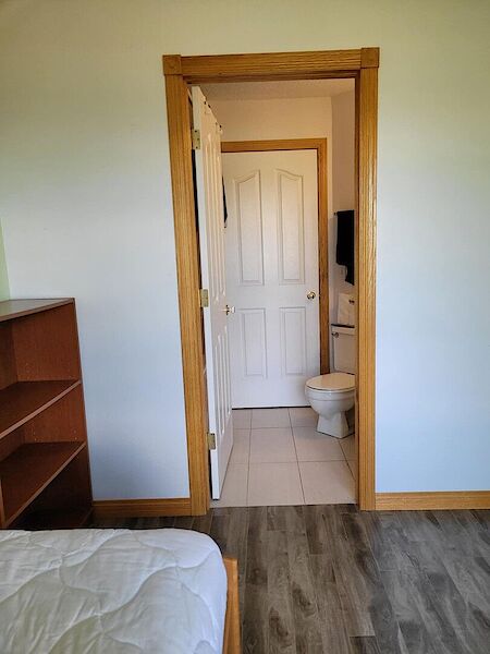 Calgary 2 bedrooms Room For Rent for rent. Property photo: 574511-2