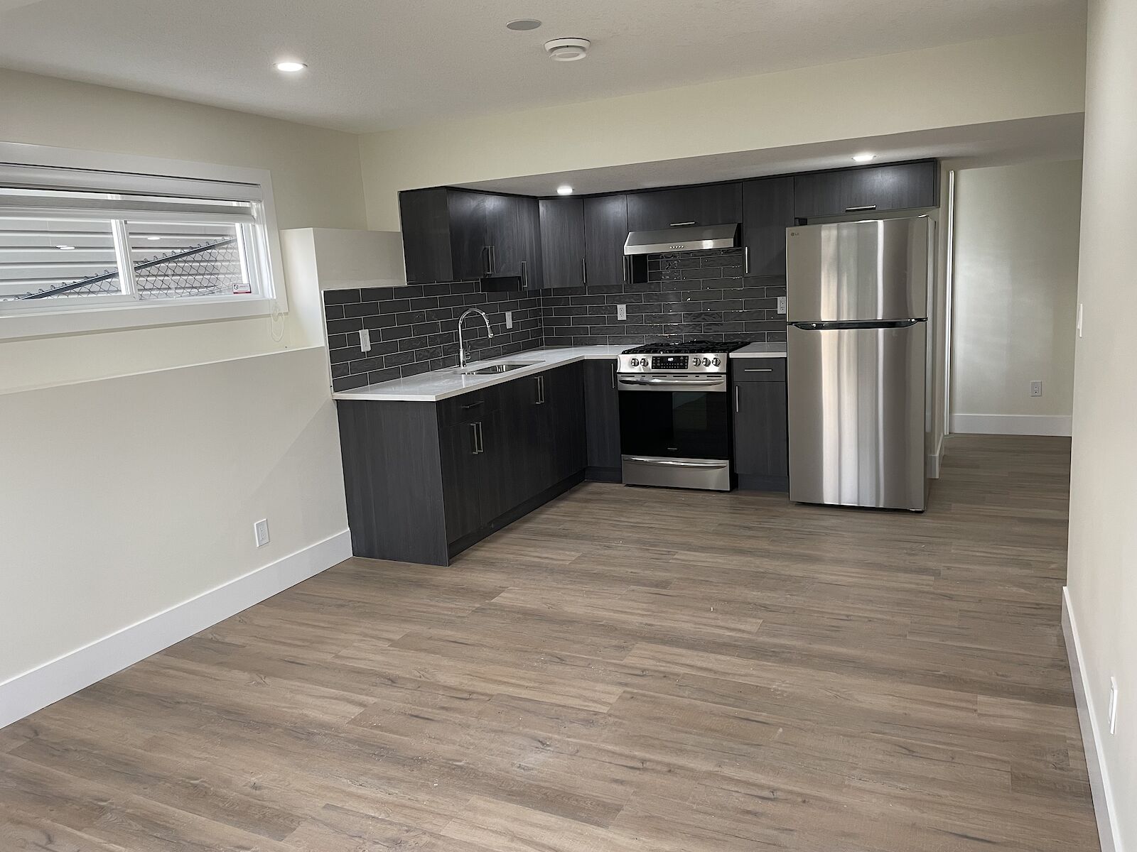 Edmonton 2 bedrooms Basement for rent. Property photo: 575415-1