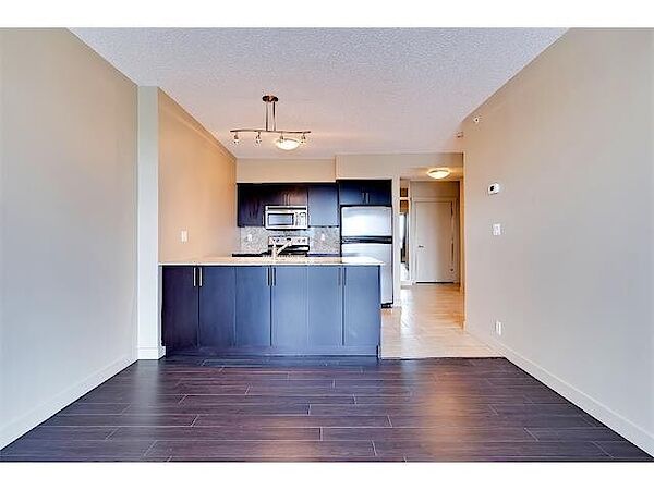 Calgary 1 bedroom Condo Unit for rent. Property photo: 575601-2