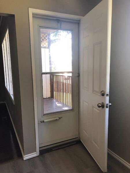 Calgary 3 bedrooms Main Floor for rent. Property photo: 575782-3