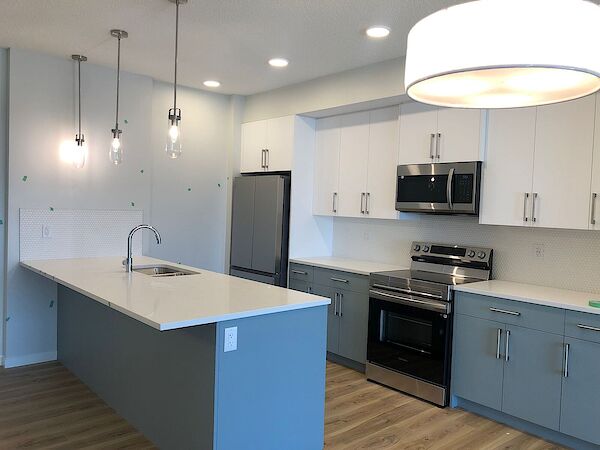 Calgary 2 bedrooms Condo Unit for rent. Property photo: 576271-2