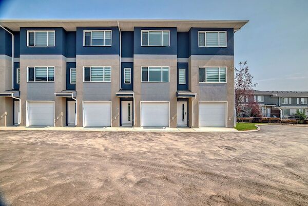 Calgary 2 + Den bedrooms Townhouse for rent. Property photo: 576492-3
