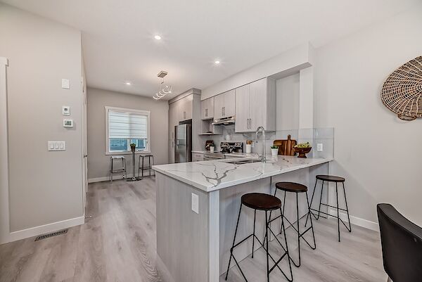 Calgary 2 + Den bedrooms Townhouse for rent. Property photo: 576492-2