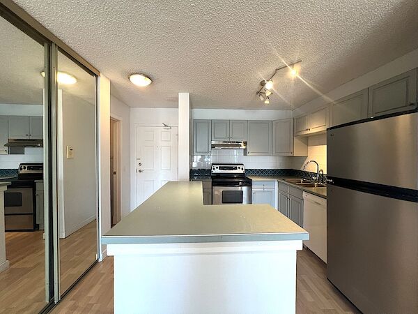 Calgary 1 bedroom Condo Unit for rent. Property photo: 576627-3