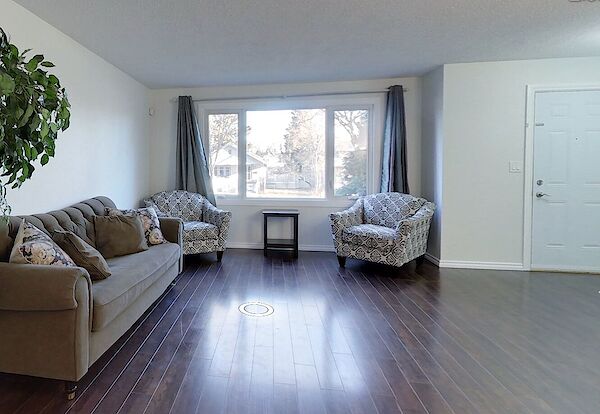 Edmonton 3 bedrooms Duplex for rent. Property photo: 576670-2