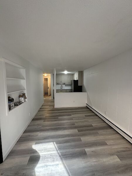 Calgary 1 bedroom Condo Unit for rent. Property photo: 576848-3