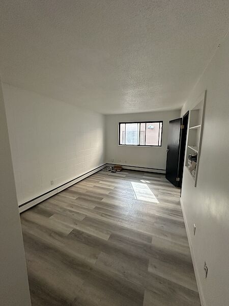 Calgary 1 bedroom Condo Unit for rent. Property photo: 576848-2