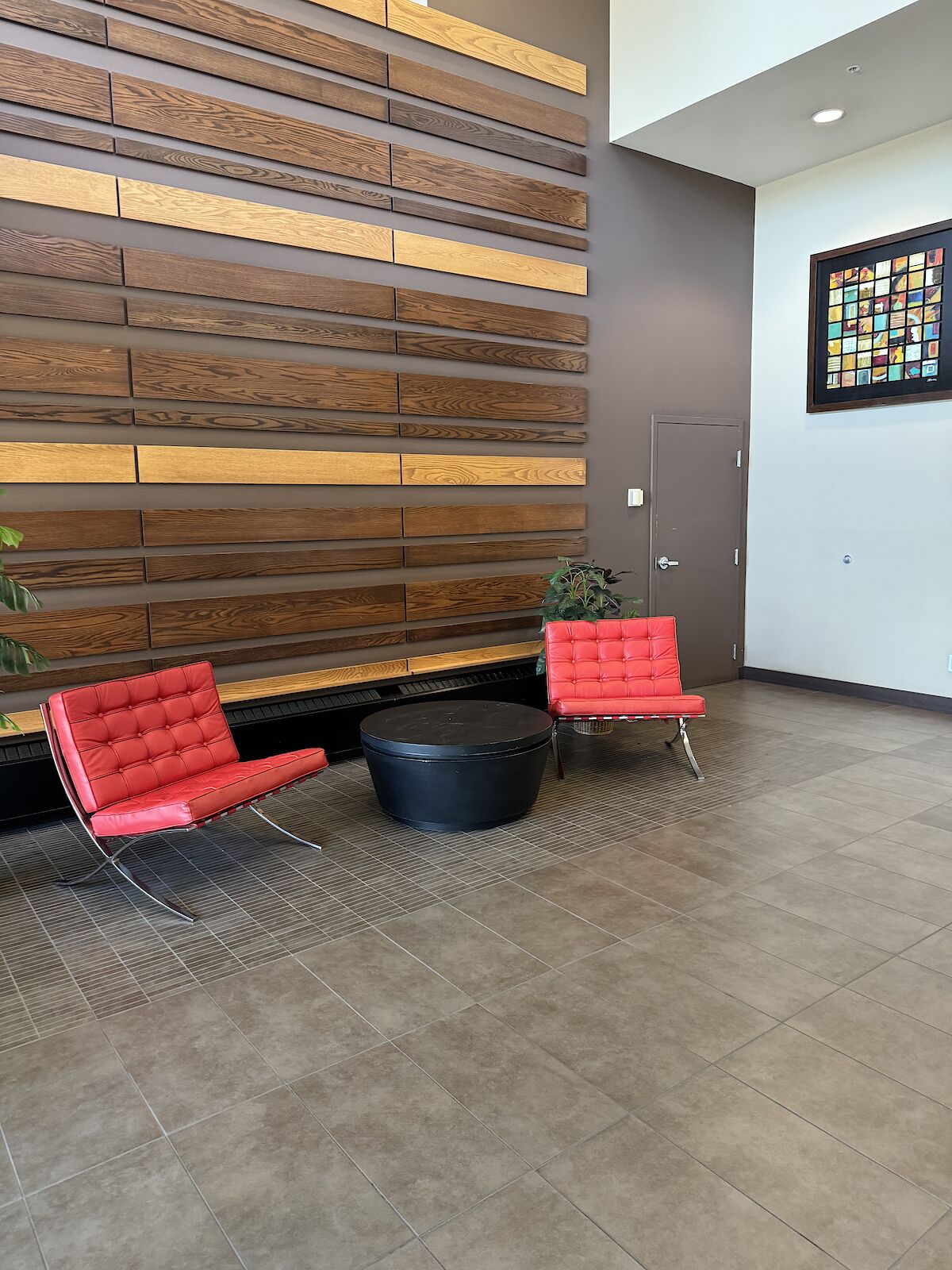 Calgary 2 bedrooms Condo Unit for rent. Property photo: 576872-1