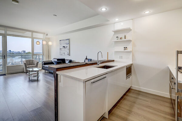 Calgary 1 bedroom Condo Unit for rent. Property photo: 576881-3