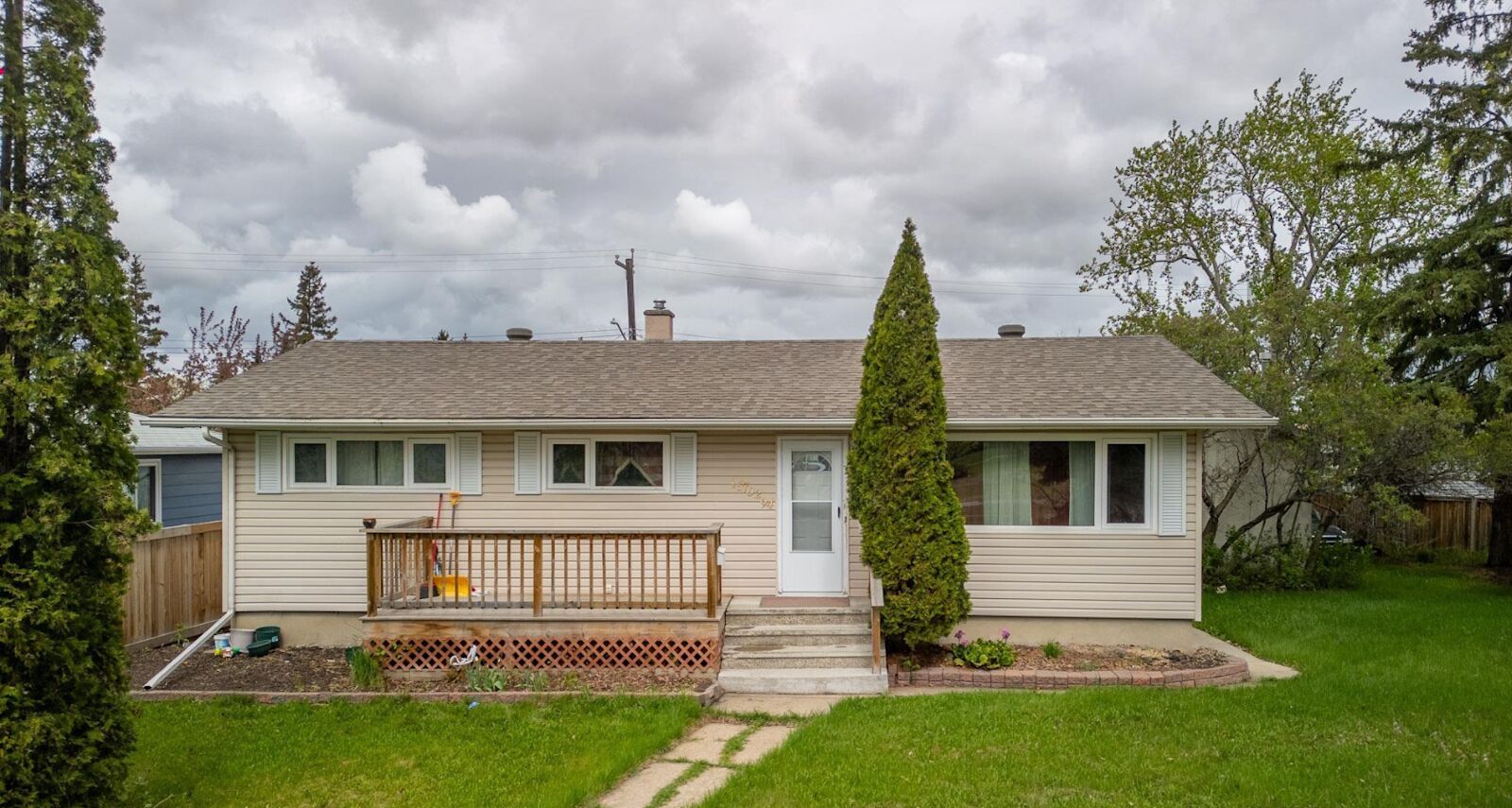 Edmonton 6 bedrooms House for rent. Property photo: 576957-1
