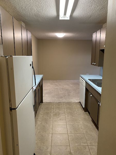 Calgary 3 bedrooms Apartment for rent. Property photo: 577-3