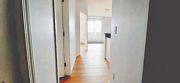 Calgary 1 bedroom Apartment for rent. Property photo: 577040-2