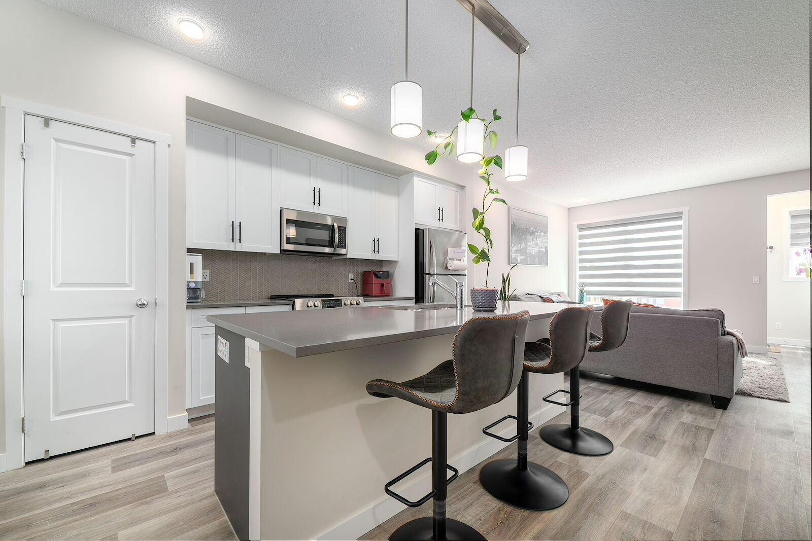 Calgary 3 bedrooms Townhouse for rent. Property photo: 577697-1