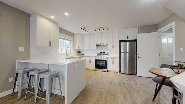 Edmonton 3 bedrooms Townhouse for rent. Property photo: 577847-2