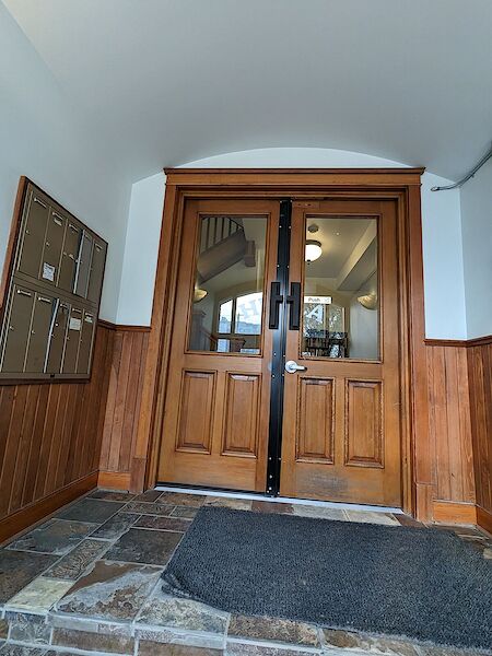 Edmonton studio Loft for rent. Property photo: 577949-3
