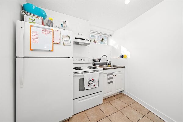 Calgary 1 bedroom Basement for rent. Property photo: 578037-3
