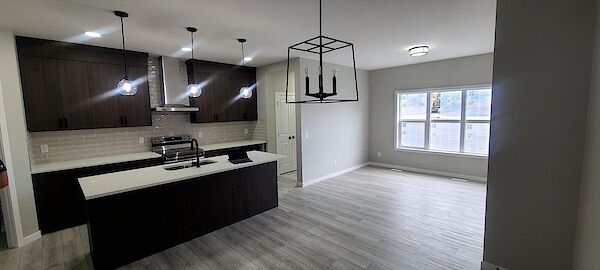 Calgary 3 + Den bedrooms Main Floor for rent. Property photo: 578129-3