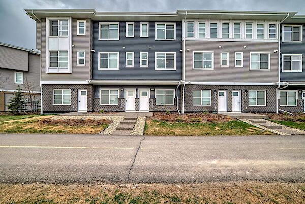 Calgary 2 bedrooms Townhouse for rent. Property photo: 578558-2