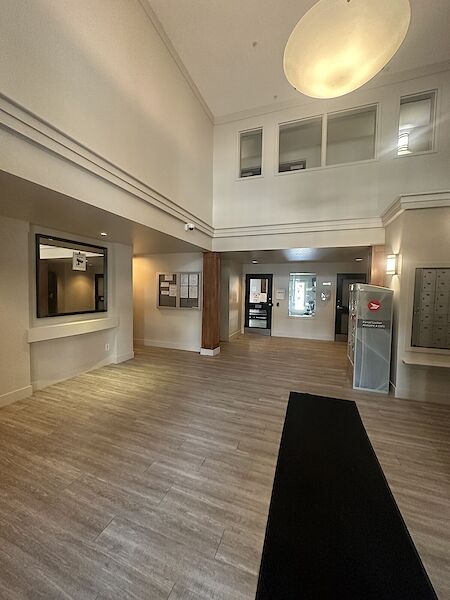 Calgary 1 bedroom Condo Unit for rent. Property photo: 578710-3