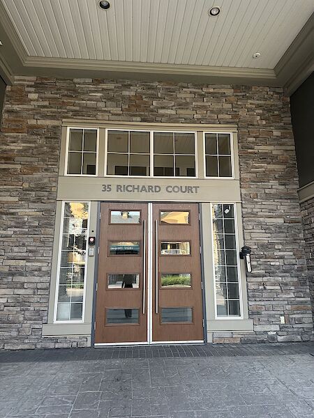 Calgary 1 bedroom Condo Unit for rent. Property photo: 578710-2