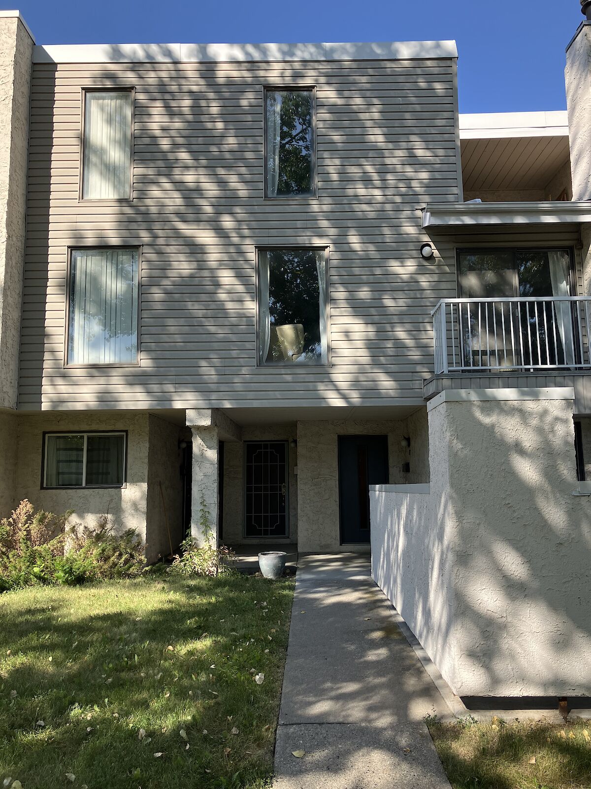Calgary 1 bedroom Room For Rent for rent. Property photo: 579079-1