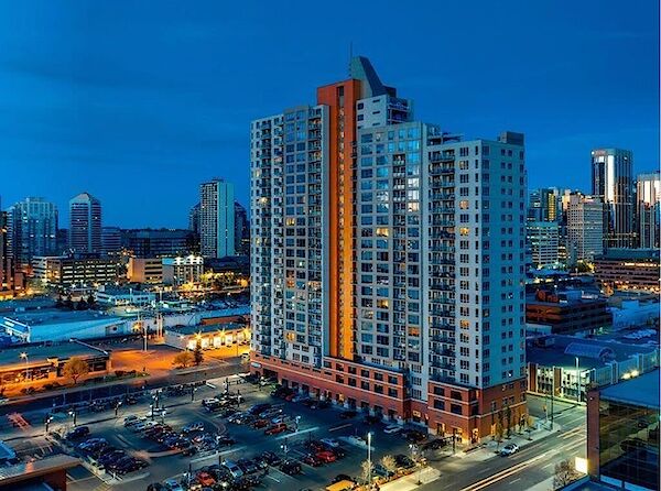 Calgary 2 bedrooms Condo Unit for rent. Property photo: 579238-2