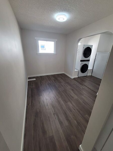 Edmonton 3 bedrooms Main Floor for rent. Property photo: 579274-2