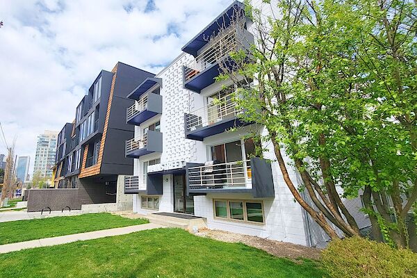 +Mount+Royal+17th+Exterior Calgary 1 bedroom Apartment for rent. Property photo: 579343-3