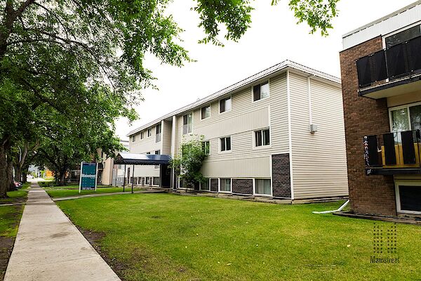 +Allyn+Arms+Apartments+Building Edmonton 1 bedroom Apartment for rent. Property photo: 579351-2
