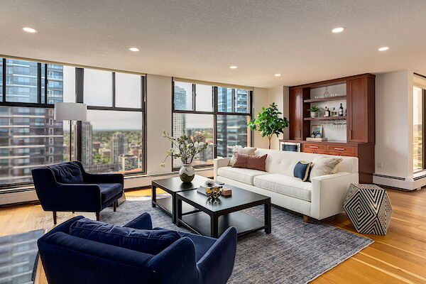 Calgary 2 + Den bedrooms Condo Unit for rent. Property photo: 579776-2