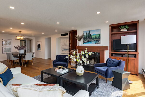 Calgary 2 + Den bedrooms Condo Unit for rent. Property photo: 579776-3