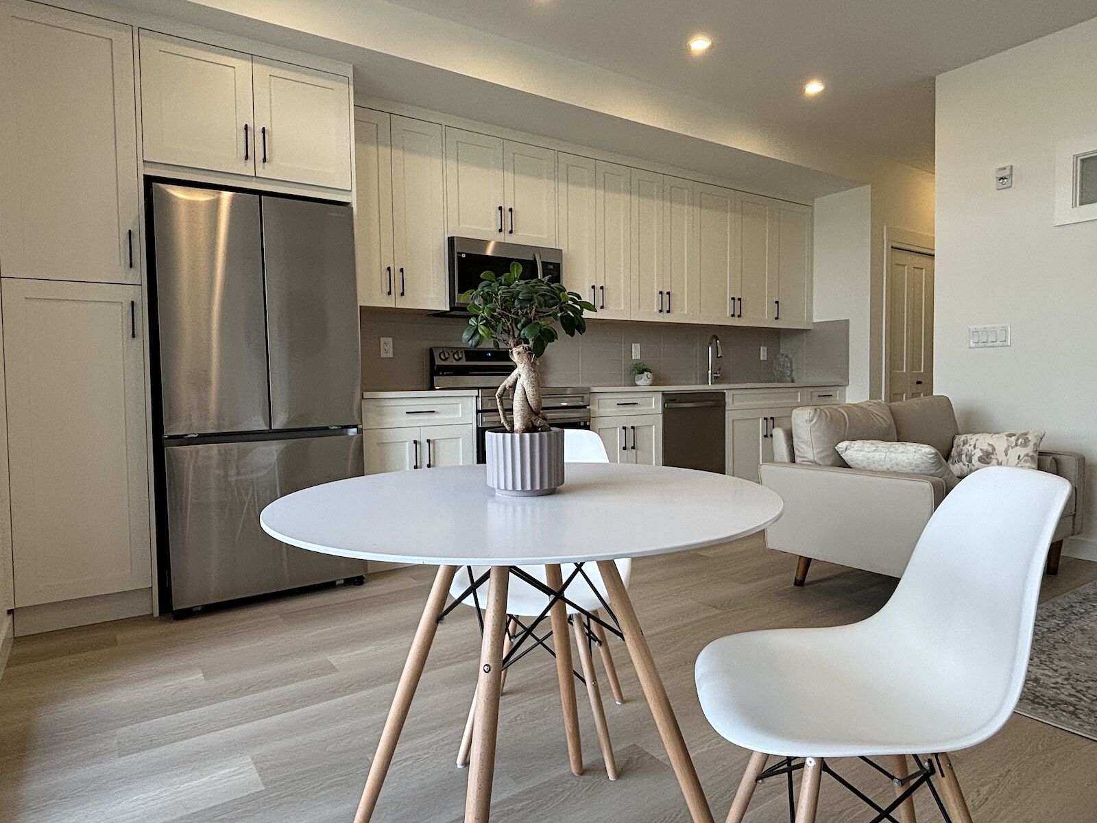 Calgary 1 bedroom Condo Unit for rent. Property photo: 580353-1