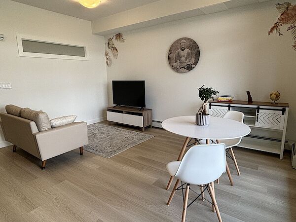 Calgary 1 bedroom Condo Unit for rent. Property photo: 580353-3