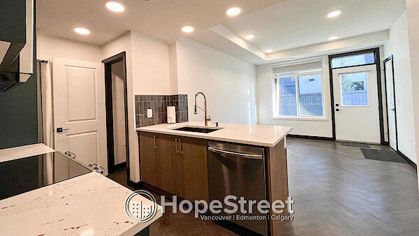 Edmonton 2 bedrooms Townhouse for rent. Property photo: 580599-2