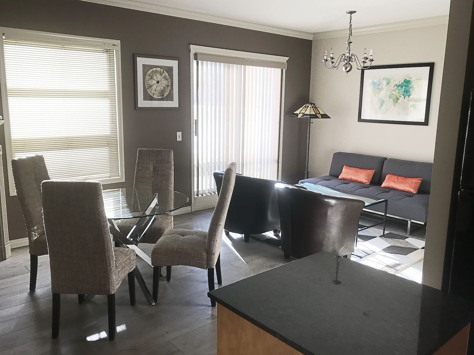 Calgary 1 bedroom Apartment for rent. Property photo: 58105-1