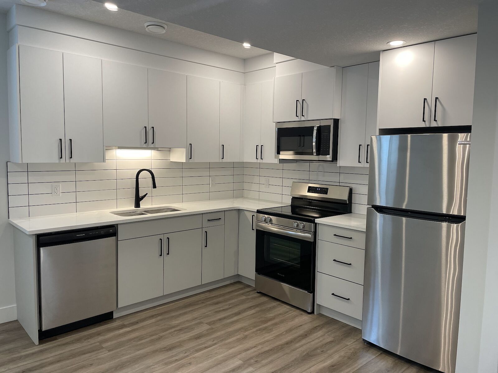 Edmonton 1 bedroom Basement for rent. Property photo: 581084-1