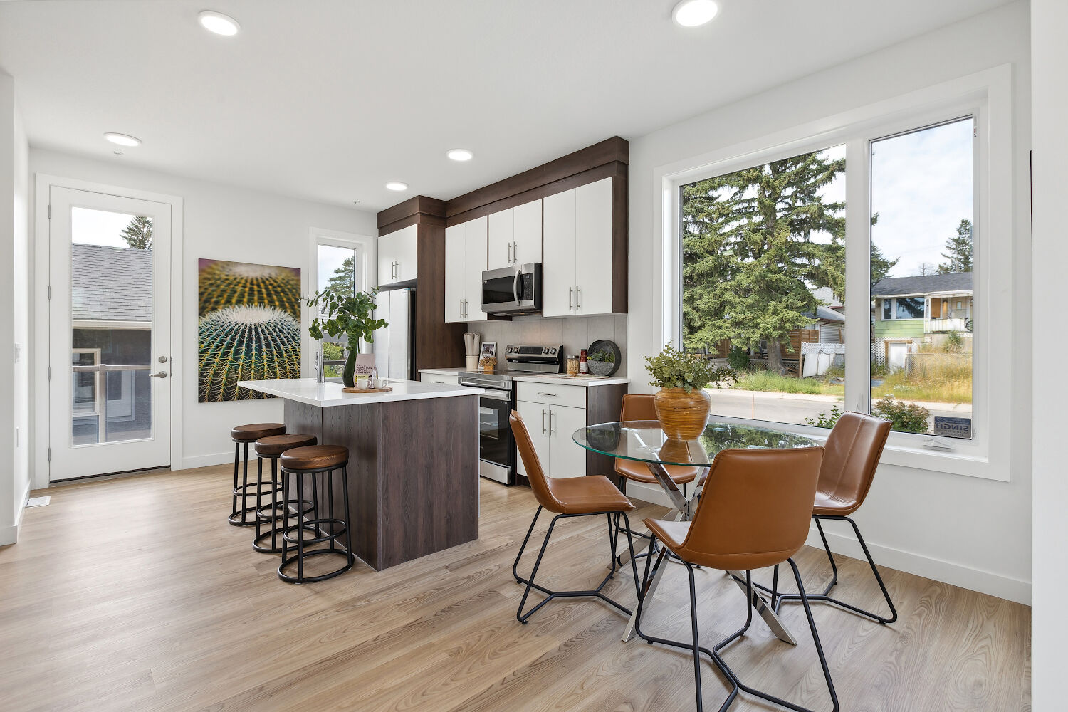 Calgary 2 bedrooms Townhouse for rent. Property photo: 581195-1