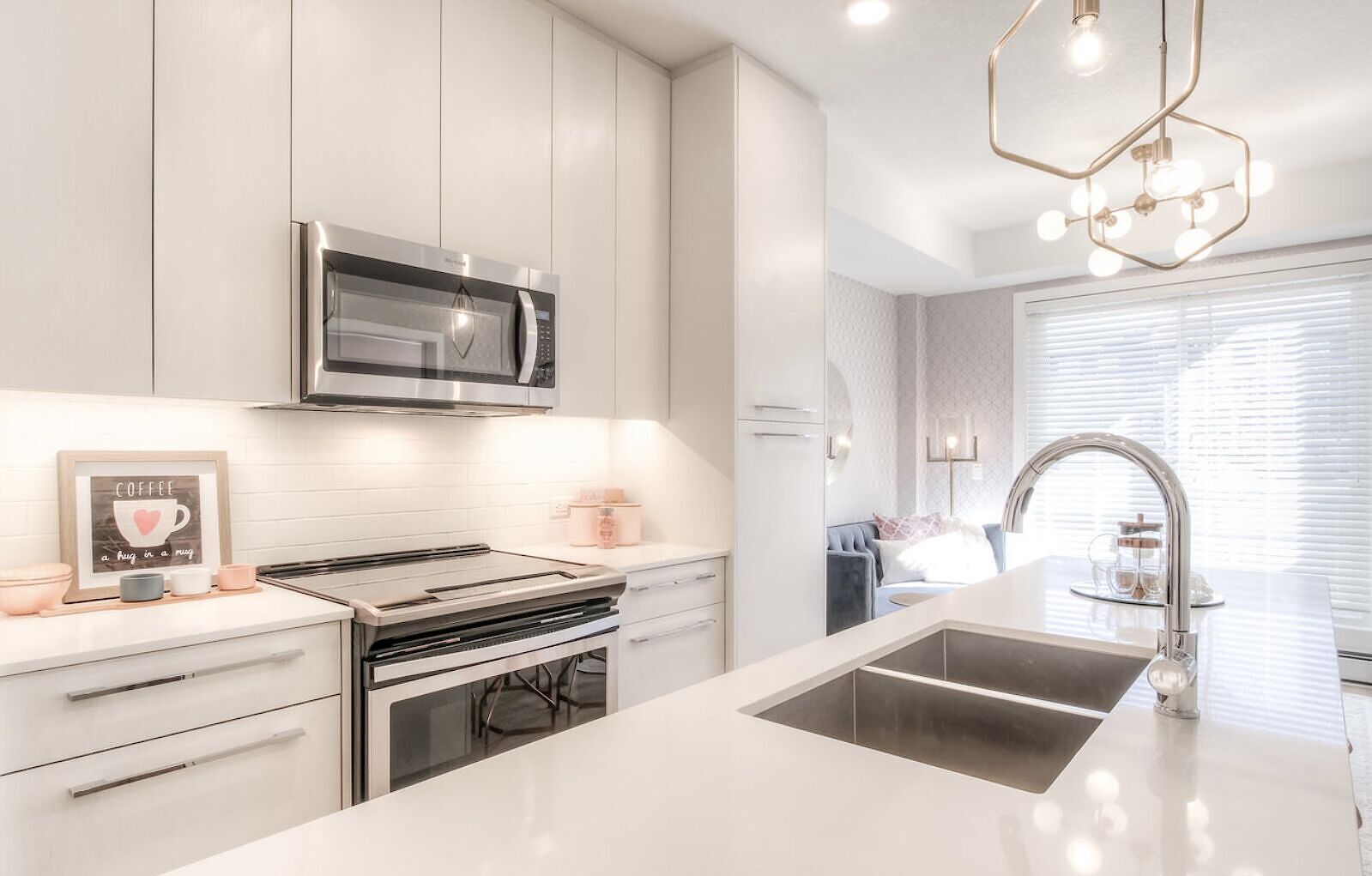 Calgary 1 bedroom Condo Unit for rent. Property photo: 581526-1