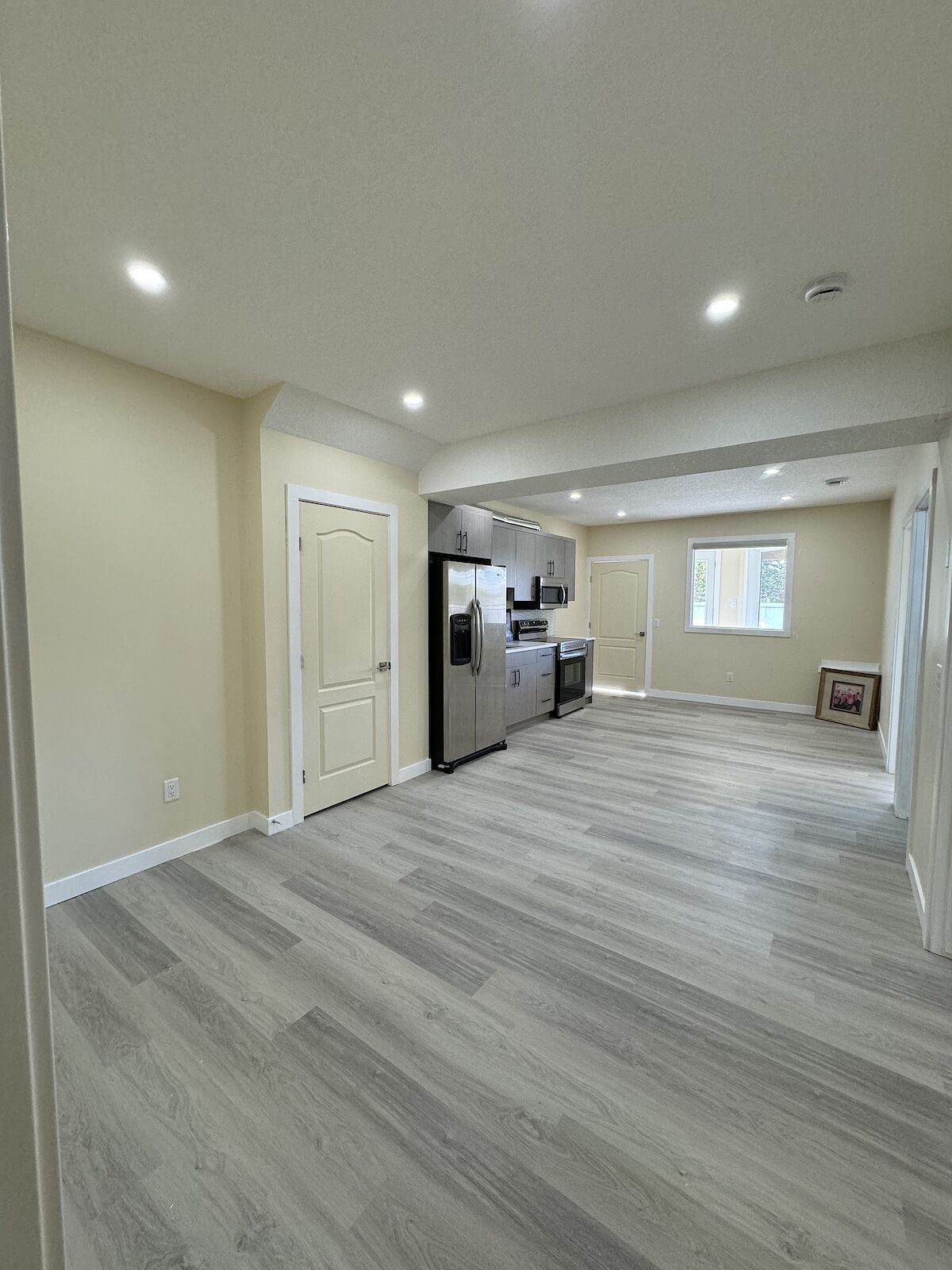 Chestermere 2 bedrooms Basement for rent. Property photo: 582329-1
