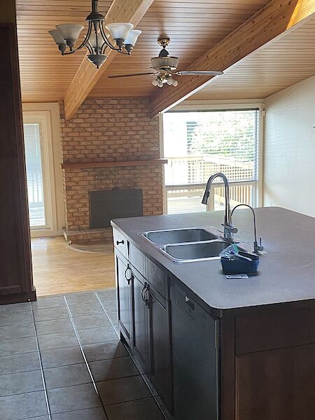 Calgary 5 + Den bedrooms House for rent. Property photo: 582718-2
