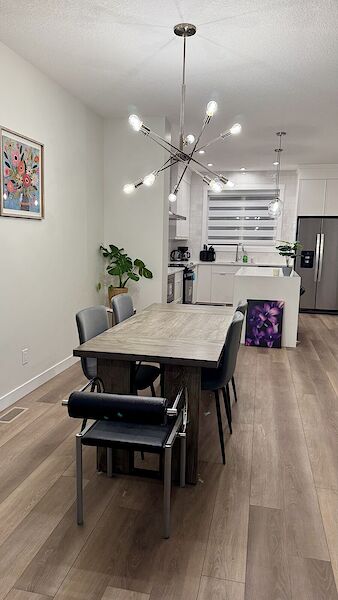 Calgary 3 + Den bedrooms Duplex for rent. Property photo: 582920-3