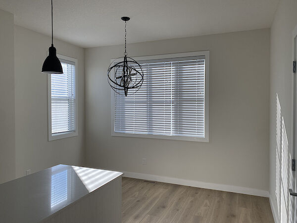 Calgary 4 bedrooms Townhouse for rent. Property photo: 583000-2